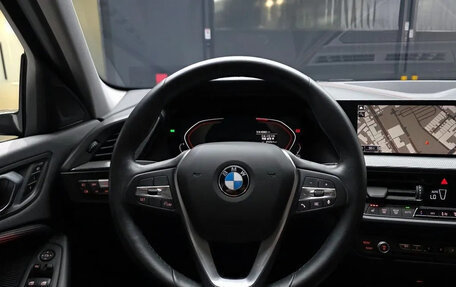 BMW 1 серия, 2021 год, 2 410 000 рублей, 8 фотография