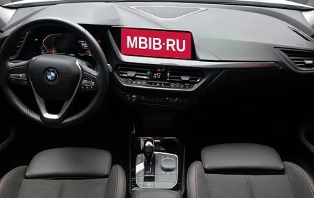 BMW 1 серия, 2021 год, 2 410 000 рублей, 7 фотография