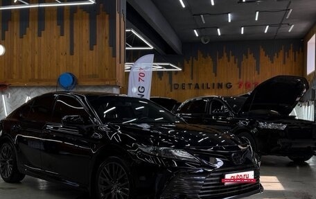 Toyota Camry, 2021 год, 3 390 000 рублей, 2 фотография