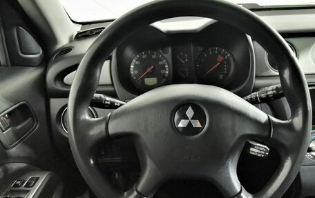 Mitsubishi Outlander III рестайлинг 3, 2004 год, 395 000 рублей, 17 фотография