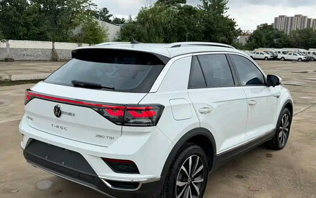 Volkswagen T-Roc I, 2023 год, 1 500 000 рублей, 4 фотография
