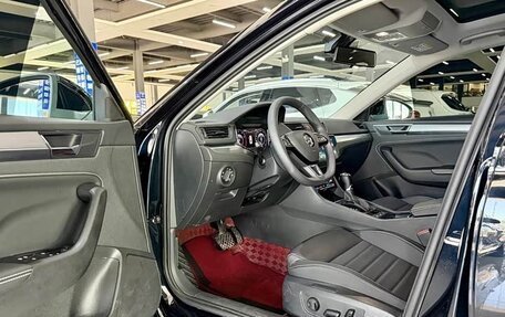 Skoda Superb III рестайлинг, 2023 год, 1 945 000 рублей, 9 фотография