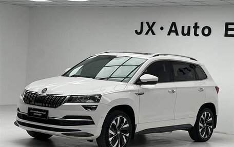 Skoda Karoq I, 2022 год, 1 745 000 рублей, 2 фотография