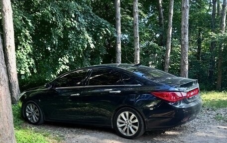 Hyundai Sonata VI, 2009 год, 595 000 рублей, 1 фотография