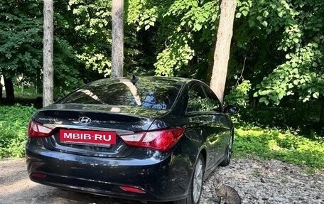 Hyundai Sonata VI, 2009 год, 595 000 рублей, 2 фотография