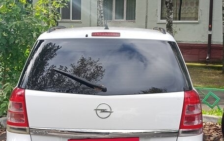Opel Zafira B, 2011 год, 585 000 рублей, 2 фотография