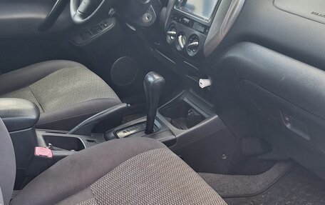 Toyota RAV4, 2005 год, 770 000 рублей, 11 фотография