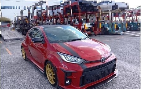 Toyota Yaris, 2021 год, 1 500 000 рублей, 3 фотография