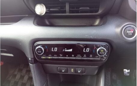 Toyota Yaris, 2021 год, 1 500 000 рублей, 13 фотография