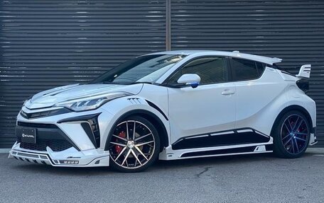 Toyota C-HR I рестайлинг, 2023 год, 2 700 000 рублей, 1 фотография