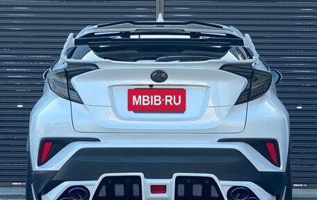Toyota C-HR I рестайлинг, 2023 год, 2 700 000 рублей, 4 фотография