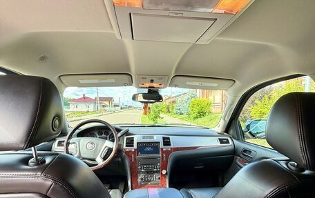 Cadillac Escalade III, 2007 год, 1 650 000 рублей, 10 фотография