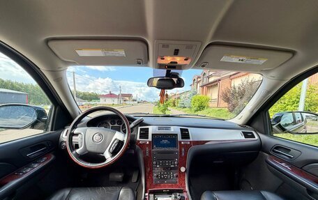 Cadillac Escalade III, 2007 год, 1 650 000 рублей, 9 фотография
