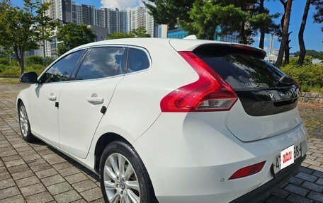 Volvo V40 II рестайлинг, 2015 год, 1 115 010 рублей, 6 фотография