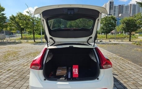 Volvo V40 II рестайлинг, 2015 год, 1 115 010 рублей, 8 фотография