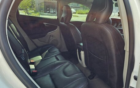 Volvo V40 II рестайлинг, 2015 год, 1 115 010 рублей, 14 фотография