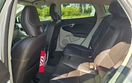 Volvo V40 II рестайлинг, 2015 год, 1 115 010 рублей, 15 фотография