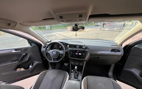 Volkswagen Tiguan II, 2018 год, 1 850 000 рублей, 2 фотография
