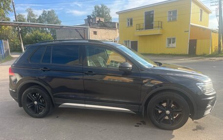 Volkswagen Tiguan II, 2018 год, 1 850 000 рублей, 5 фотография