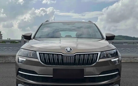 Skoda Karoq I, 2023 год, 1 957 000 рублей, 2 фотография
