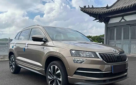Skoda Karoq I, 2023 год, 1 957 000 рублей, 3 фотография