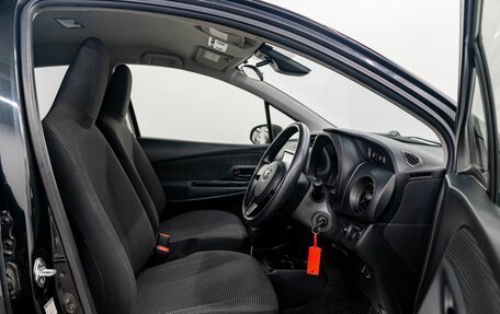 Toyota Vitz, 2017 год, 875 000 рублей, 7 фотография