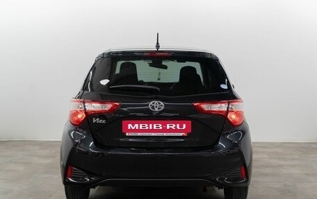 Toyota Vitz, 2017 год, 875 000 рублей, 5 фотография