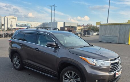 Toyota Highlander III, 2014 год, 3 050 000 рублей, 2 фотография