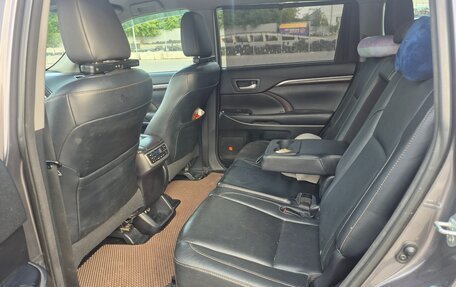 Toyota Highlander III, 2014 год, 3 050 000 рублей, 10 фотография