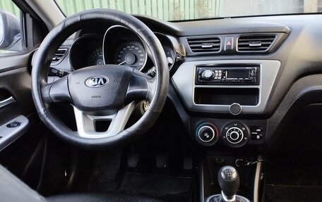 KIA Rio III рестайлинг, 2013 год, 600 000 рублей, 8 фотография