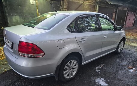 Volkswagen Polo VI (EU Market), 2013 год, 1 050 000 рублей, 3 фотография