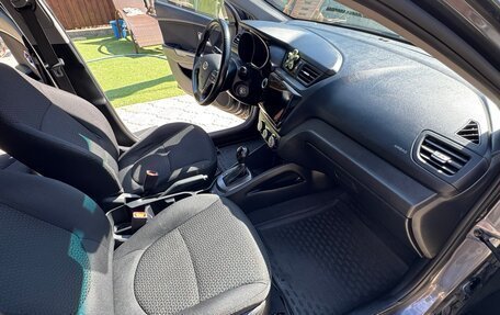 KIA Rio III рестайлинг, 2015 год, 1 117 000 рублей, 27 фотография