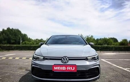 Volkswagen Golf VIII, 2023 год, 1 940 000 рублей, 2 фотография