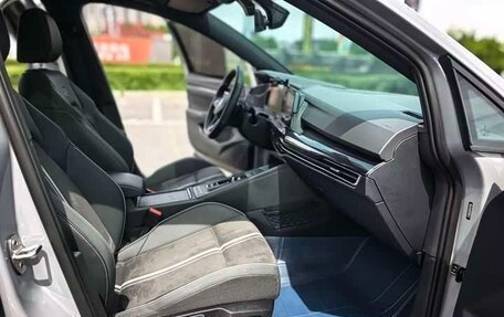 Volkswagen Golf VIII, 2023 год, 1 940 000 рублей, 12 фотография
