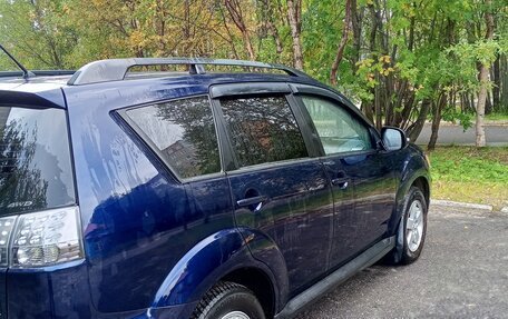 Mitsubishi Outlander III рестайлинг 3, 2011 год, 1 049 000 рублей, 4 фотография