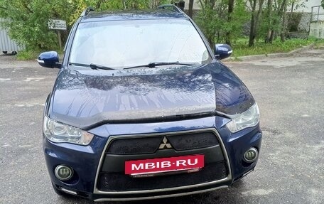 Mitsubishi Outlander III рестайлинг 3, 2011 год, 1 049 000 рублей, 5 фотография