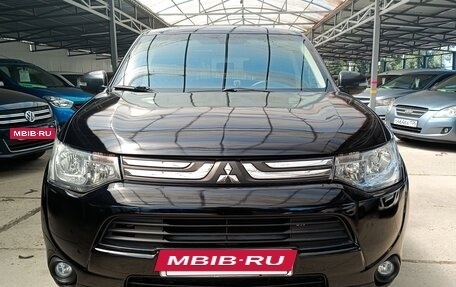 Mitsubishi Outlander III рестайлинг 3, 2013 год, 1 000 000 рублей, 3 фотография