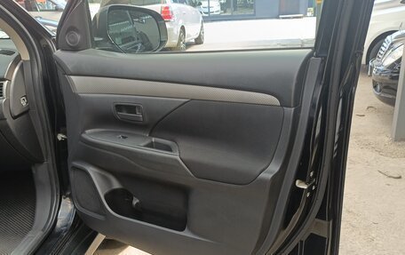 Mitsubishi Outlander III рестайлинг 3, 2013 год, 1 000 000 рублей, 16 фотография