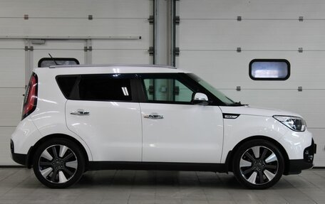 KIA Soul II рестайлинг, 2017 год, 1 517 000 рублей, 4 фотография