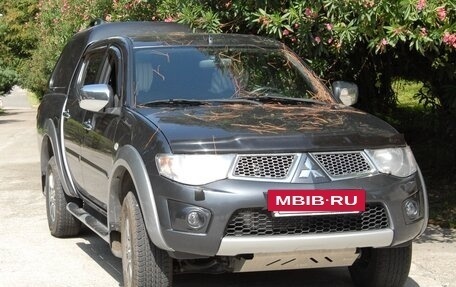 Mitsubishi L200 IV рестайлинг, 2011 год, 1 990 000 рублей, 2 фотография