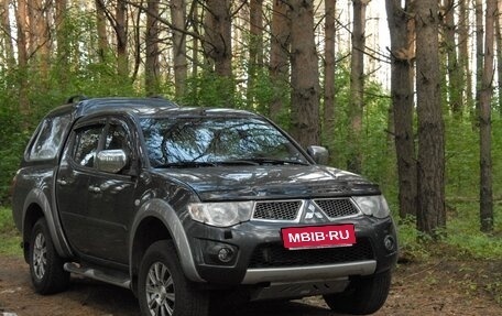 Mitsubishi L200 IV рестайлинг, 2011 год, 1 990 000 рублей, 3 фотография