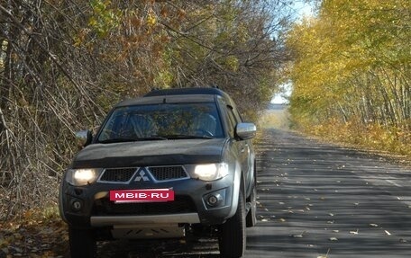 Mitsubishi L200 IV рестайлинг, 2011 год, 1 990 000 рублей, 4 фотография