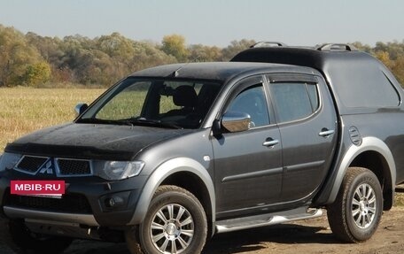 Mitsubishi L200 IV рестайлинг, 2011 год, 1 990 000 рублей, 6 фотография