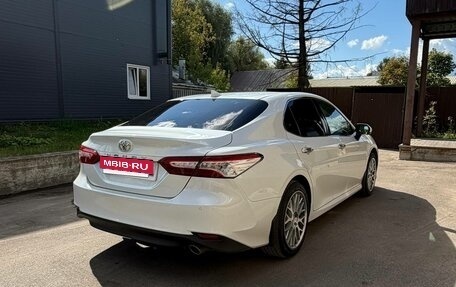 Toyota Camry, 2019 год, 2 250 000 рублей, 3 фотография