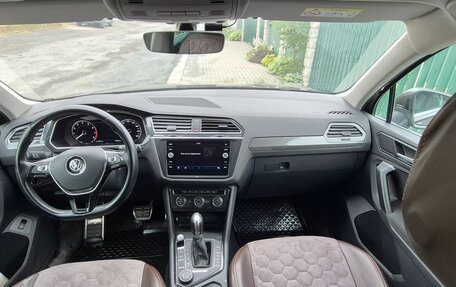 Volkswagen Tiguan II, 2018 год, 2 200 000 рублей, 6 фотография
