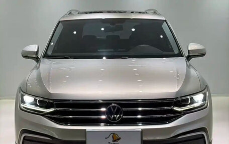 Volkswagen Tiguan II, 2023 год, 1 990 123 рублей, 2 фотография