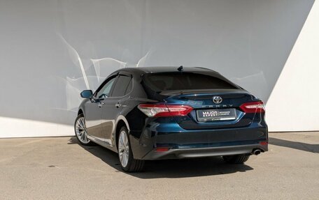 Toyota Camry, 2018 год, 2 500 000 рублей, 4 фотография
