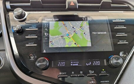 Toyota Camry, 2018 год, 2 500 000 рублей, 10 фотография