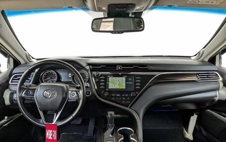 Toyota Camry, 2018 год, 2 500 000 рублей, 15 фотография