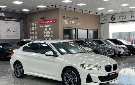 BMW 1 серия, 2023 год, 1 900 000 рублей, 1 фотография